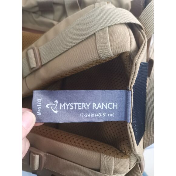 Pre-owned Mystery Ranch Outdoor Backpack for Hiking and Mountain Climbing - Picture 2 of 6